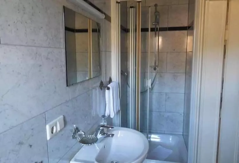 Aamiaismajoitus (B&B) Villa Romantica