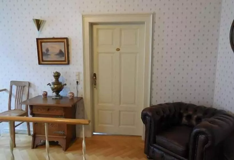 Aamiaismajoitus (B&B) Villa Romantica