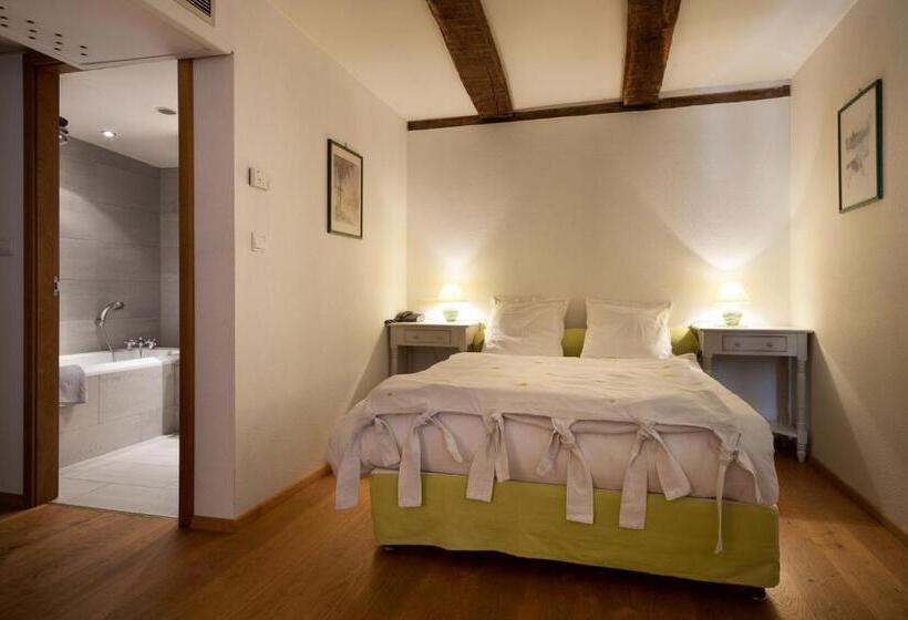 Отель Auberge Saint Laurent