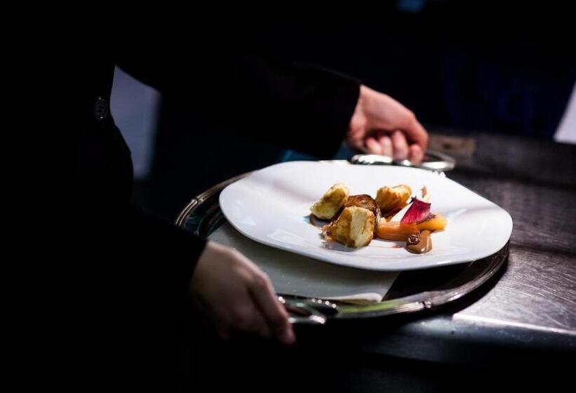 Отель Auberge Saint Laurent