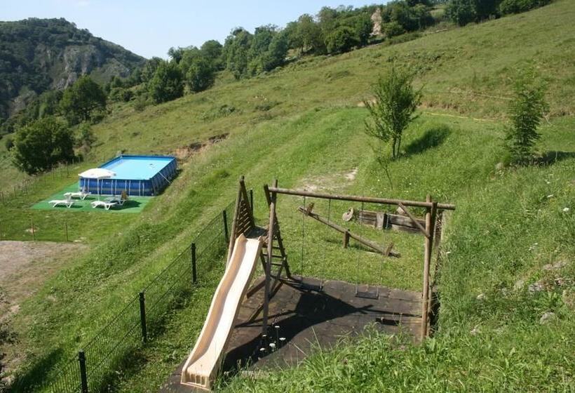 فندق El Quesar De Gamoneo