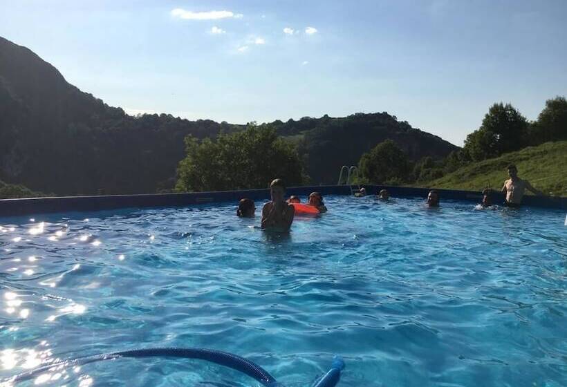 فندق El Quesar De Gamoneo