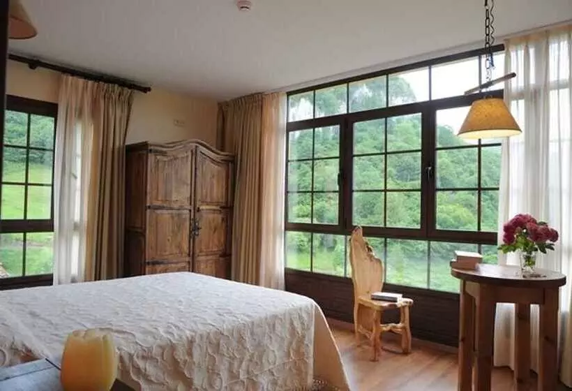 ホテル El Quesar De Gamoneo