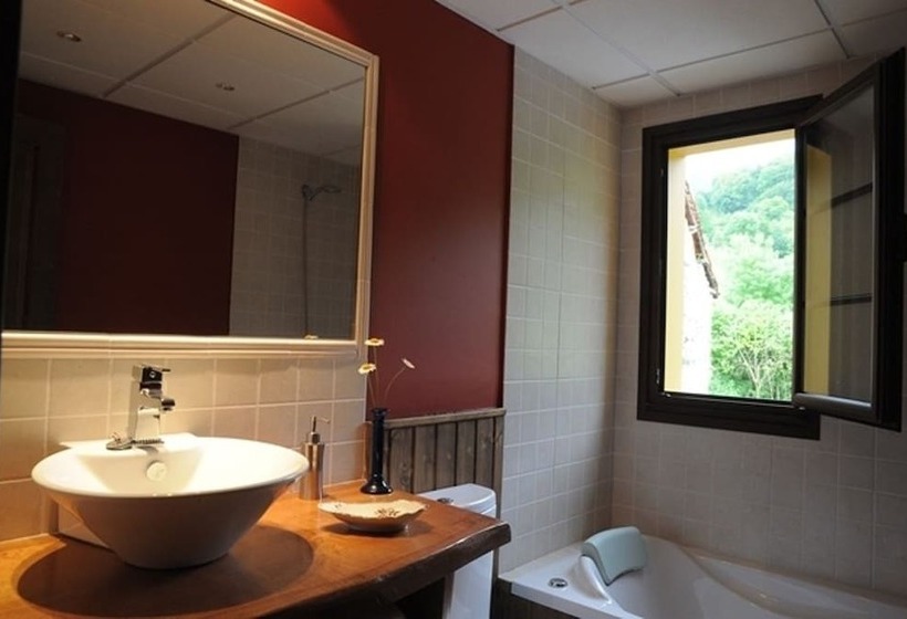 فندق El Quesar De Gamoneo