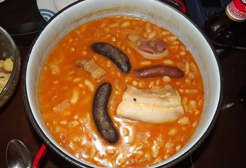 فندق El Quesar De Gamoneo