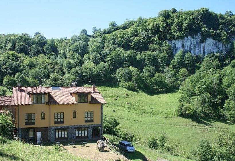 فندق El Quesar De Gamoneo