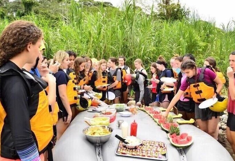 בית מלון כפרי Epic Adventure Lodge