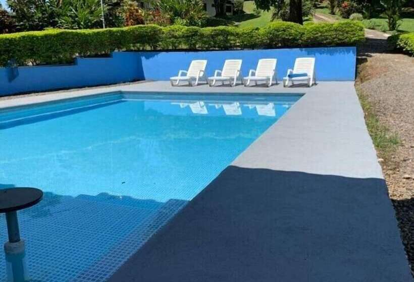 בית מלון כפרי Epic Adventure Lodge