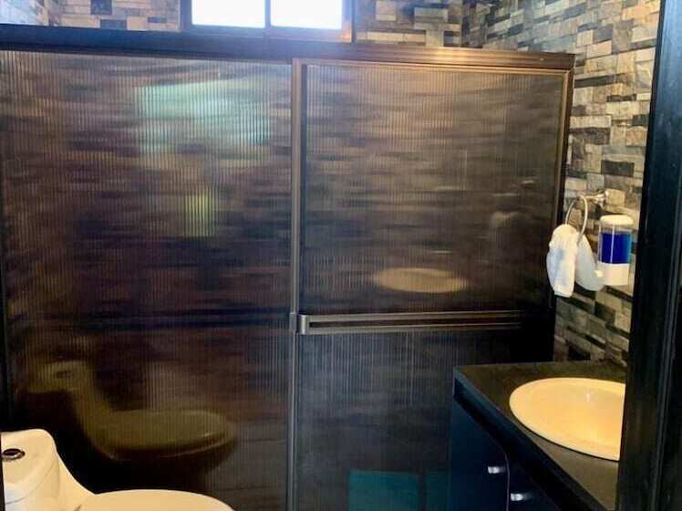 בית מלון כפרי Epic Adventure Lodge