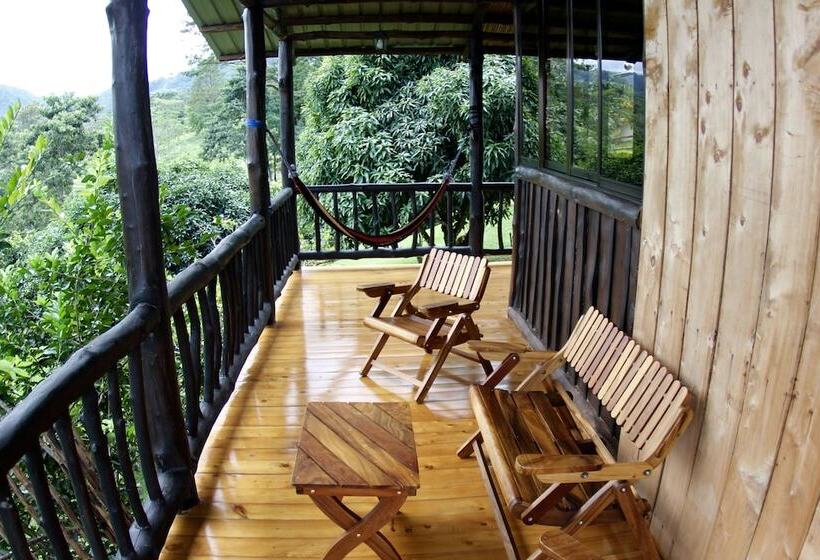 בית מלון כפרי Epic Adventure Lodge