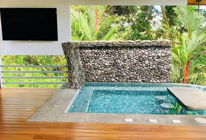 Hotelli Epic Adventure Lodge