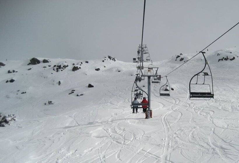 فندق Knockshannoch Ski Lodge