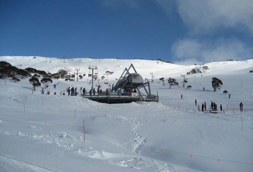 فندق Knockshannoch Ski Lodge