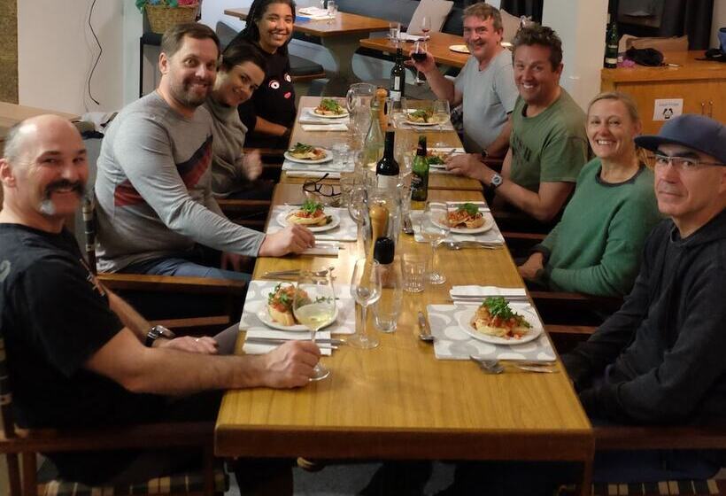 فندق Knockshannoch Ski Lodge