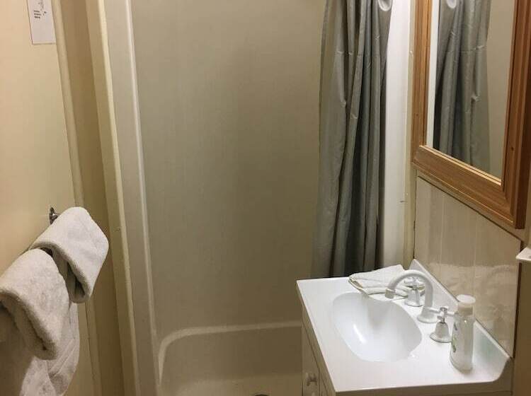 فندق Knockshannoch Ski Lodge