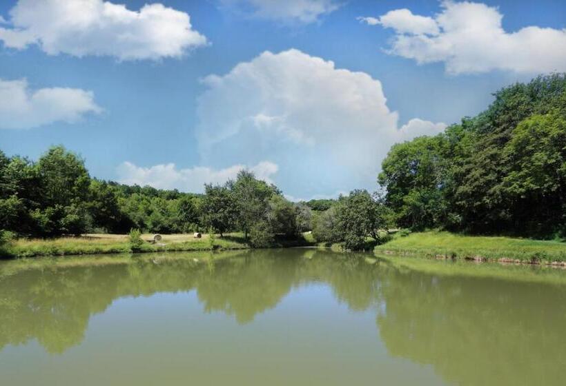 בית מלון כפרי La Mandrélie