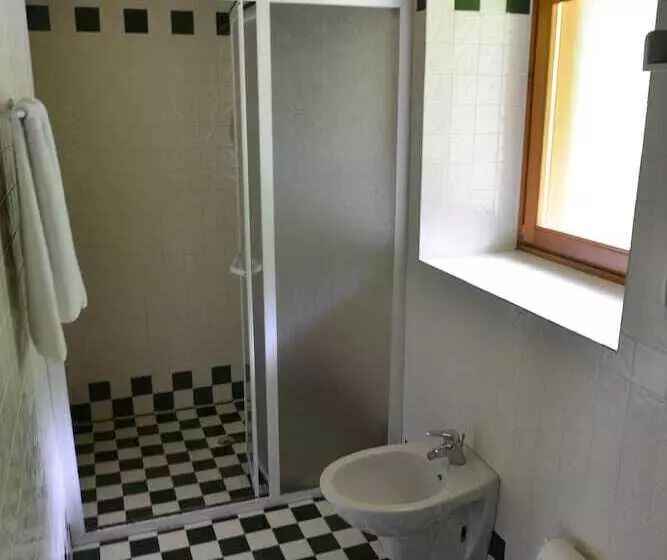 Maaseutuhotelli Agriturismo Pian Dei Tass