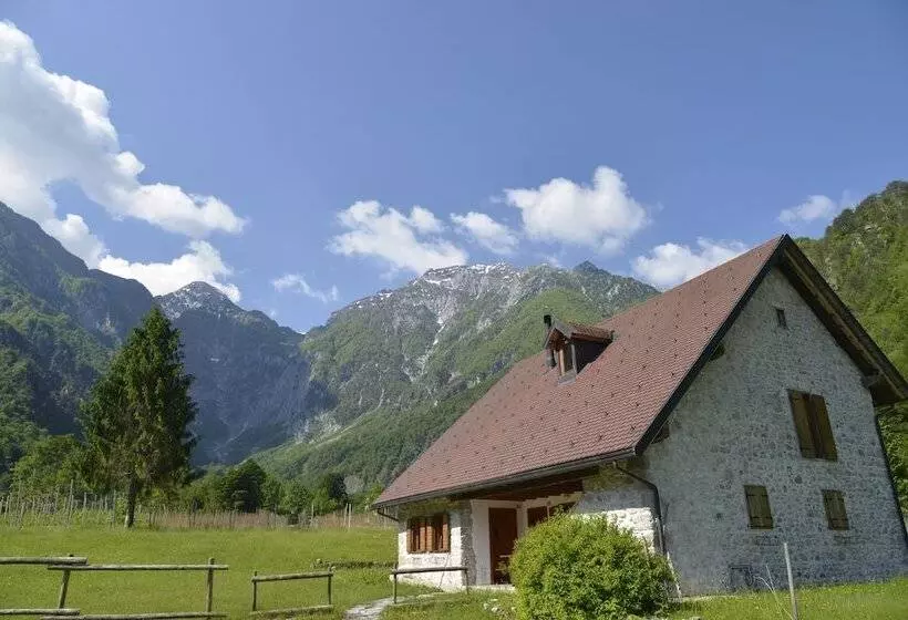 Maaseutuhotelli Agriturismo Pian Dei Tass