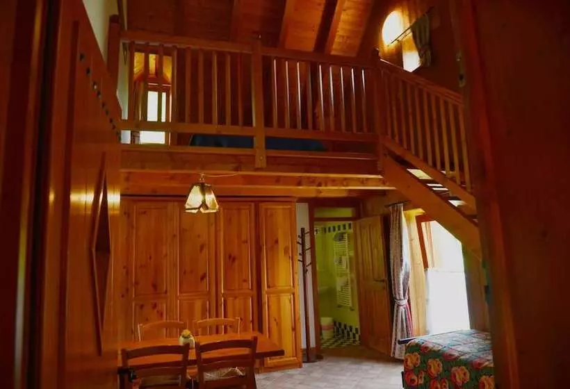 Maaseutuhotelli Agriturismo Pian Dei Tass