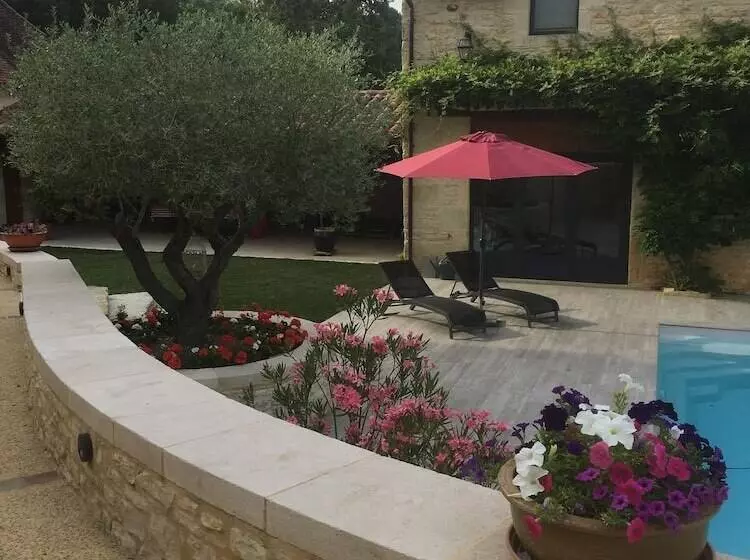 Majatalo Chambres D Hôtes La Tour De Ginaillac