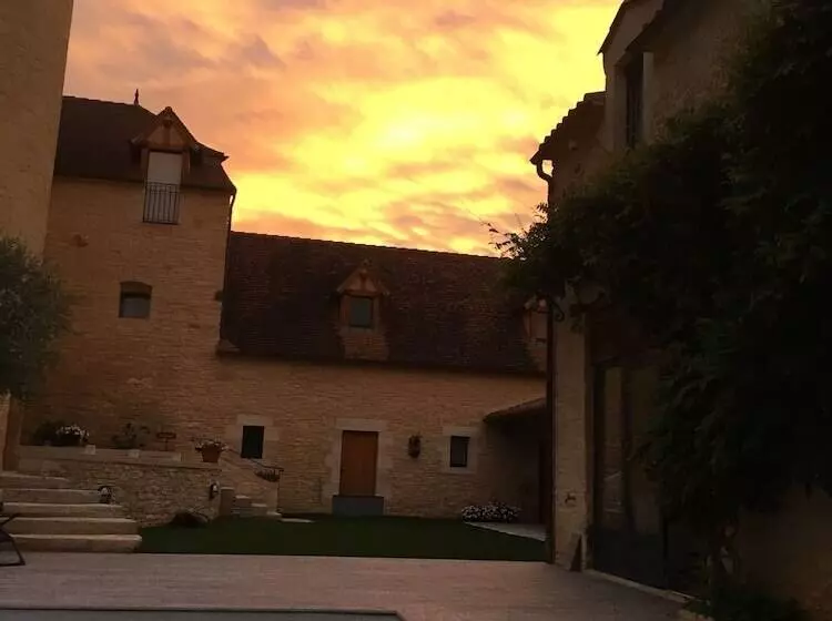 Majatalo Chambres D Hôtes La Tour De Ginaillac