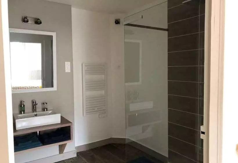 ペンション La Chambre D Emilie