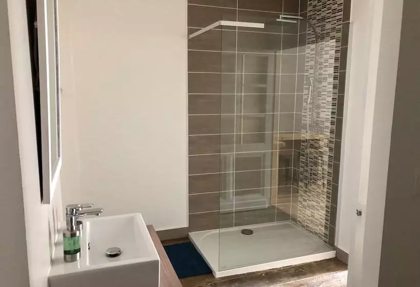 ペンション La Chambre D Emilie