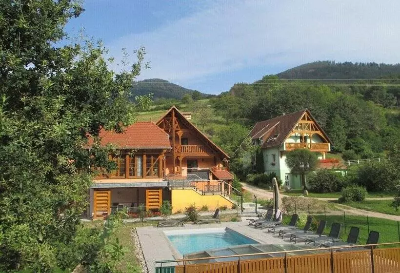 Majatalo Les Gites La Cerisaie