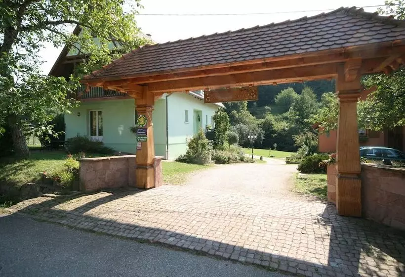 Majatalo Les Gites La Cerisaie