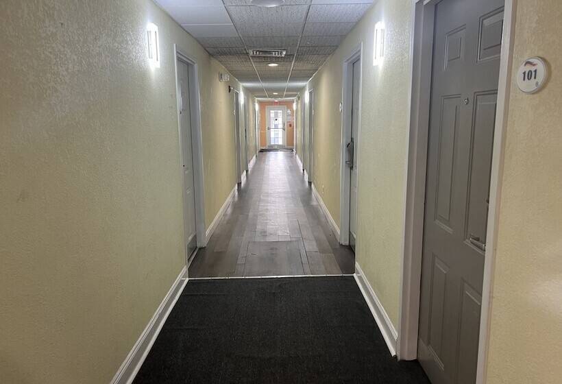 فندق Baymont By Wyndham Lakeland