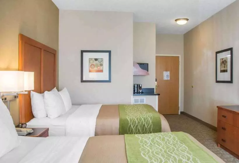 호텔 Comfort Inn & Suites West Chester   North Cincinnati