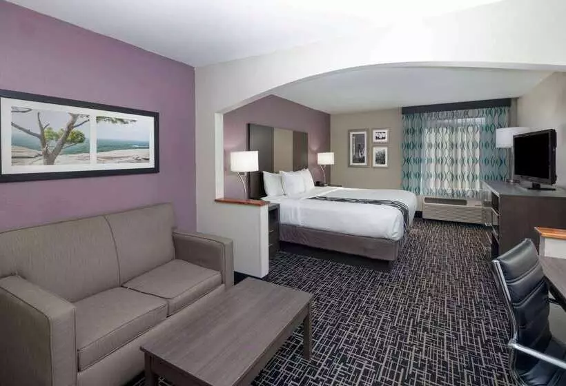 Отель La Quinta By Wyndham Snellville   Stone Mountain