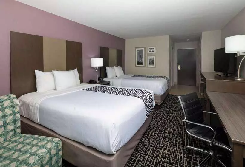 Отель La Quinta By Wyndham Snellville   Stone Mountain