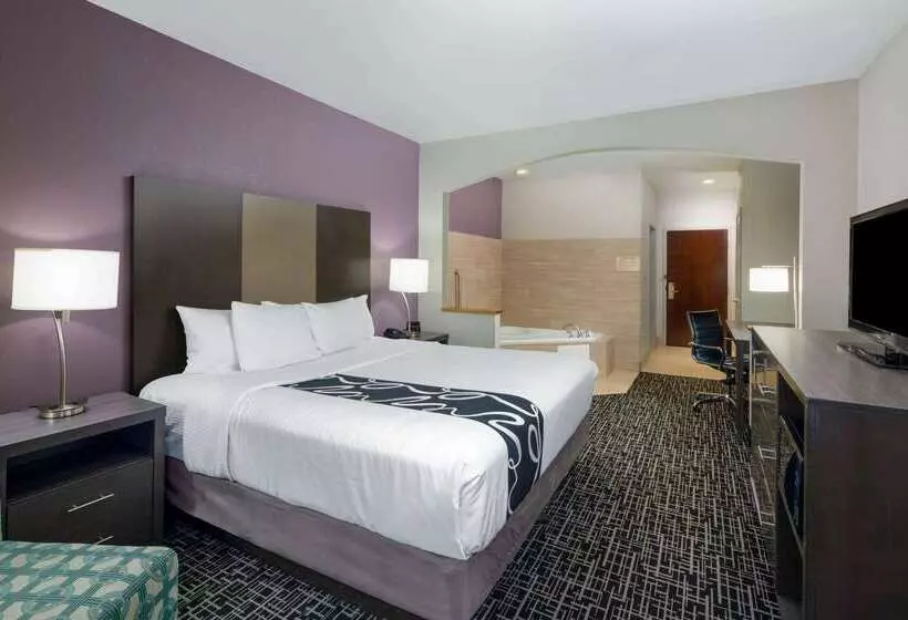 Отель La Quinta By Wyndham Snellville   Stone Mountain