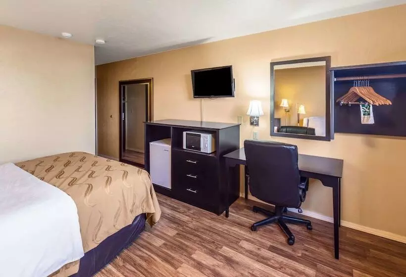 호텔 Quality Inn