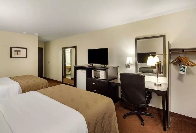 호텔 Quality Inn
