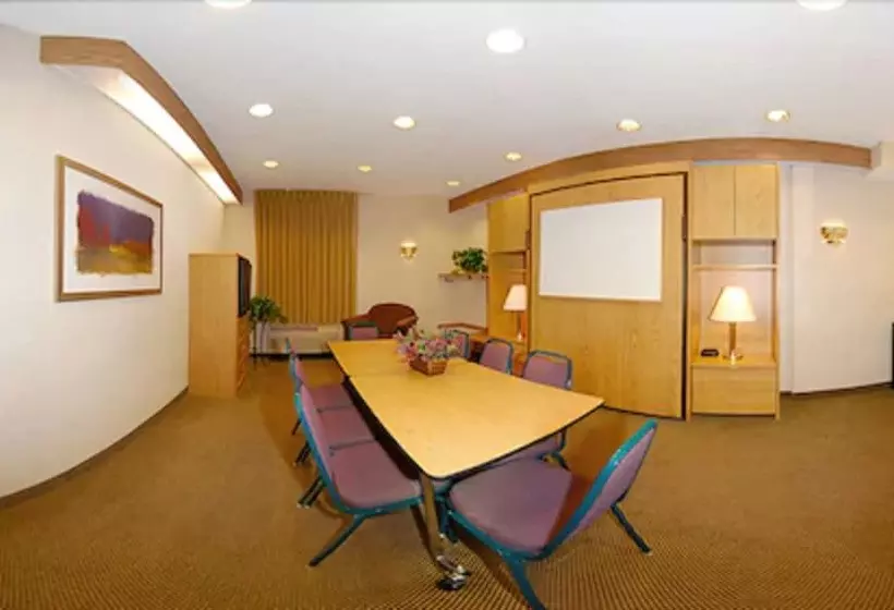 Отель Sleep Inn & Suites