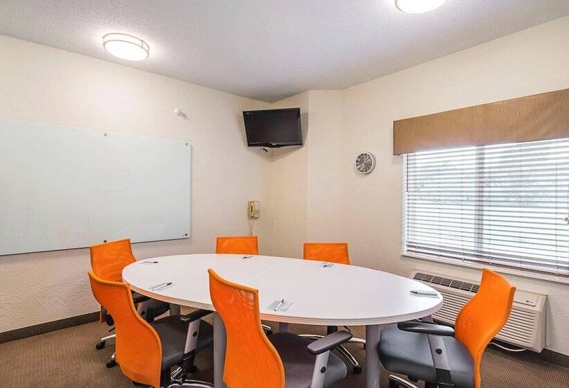 Отель Sleep Inn & Suites