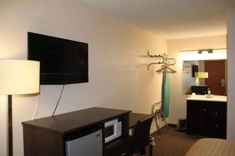 בית מלון כפרי Sterling Inn Niagara Falls Near Iag Airport