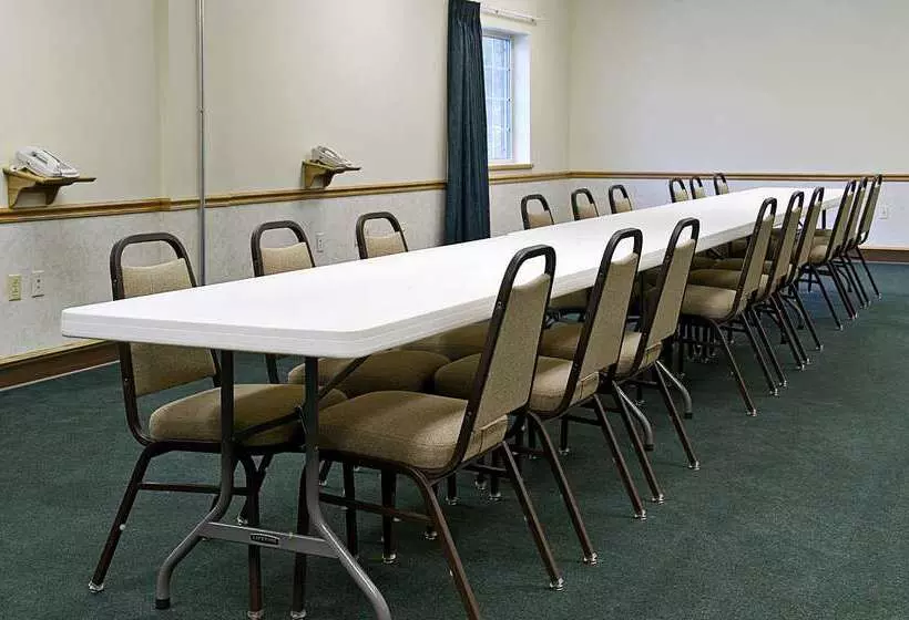 Hotel Super 8 By Wyndham Ava