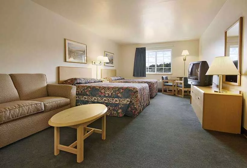 Hotel Super 8 By Wyndham Ava