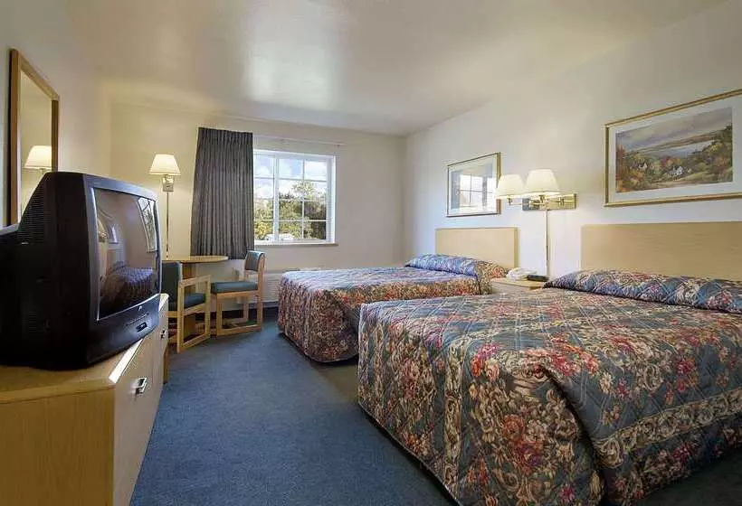 Hotel Super 8 By Wyndham Ava