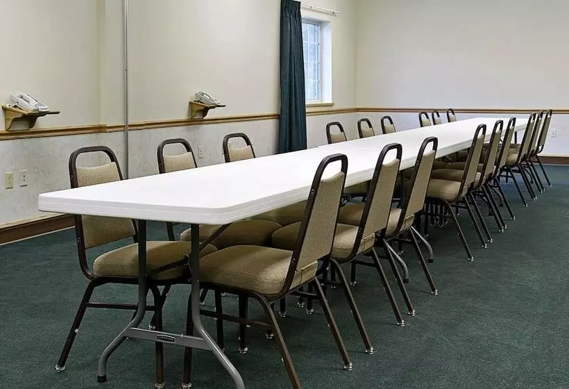 Hotel Super 8 By Wyndham Ava