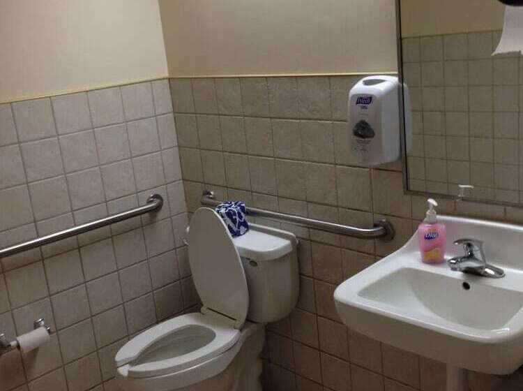 فندق Super 8 By Wyndham Ava