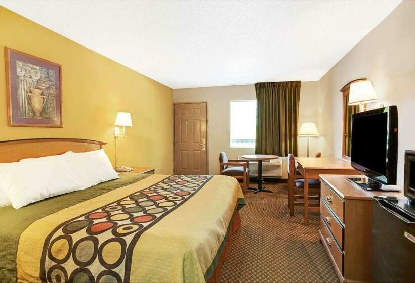 هتل Super 8 By Wyndham Charlotte Downtown Area