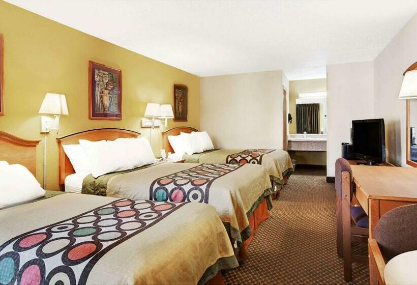 هتل Super 8 By Wyndham Charlotte Downtown Area