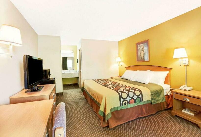 هتل Super 8 By Wyndham Charlotte Downtown Area