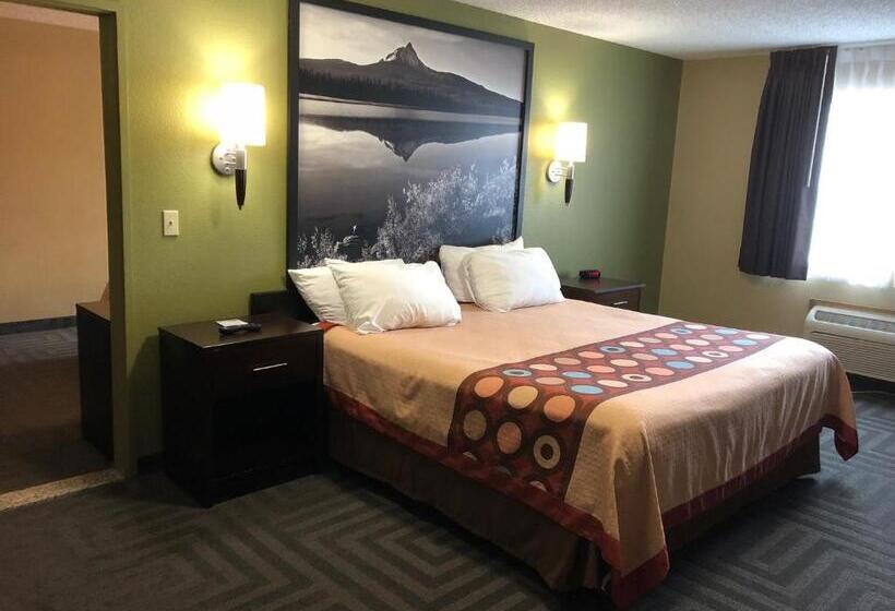 Hotel Super 8 By Wyndham Lagrande