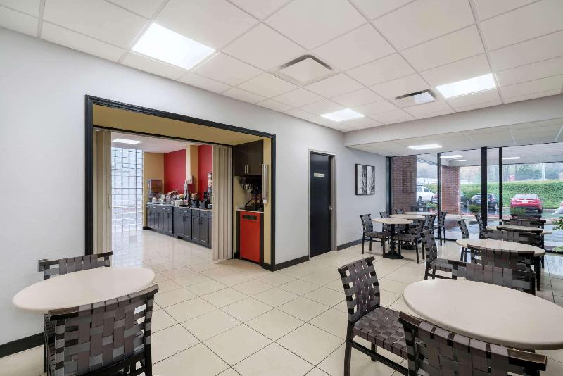 فندق Super 8 By Wyndham Raleigh North East