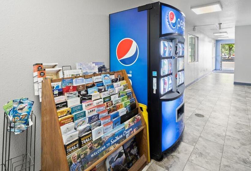 فندق Travelers Inn Medford